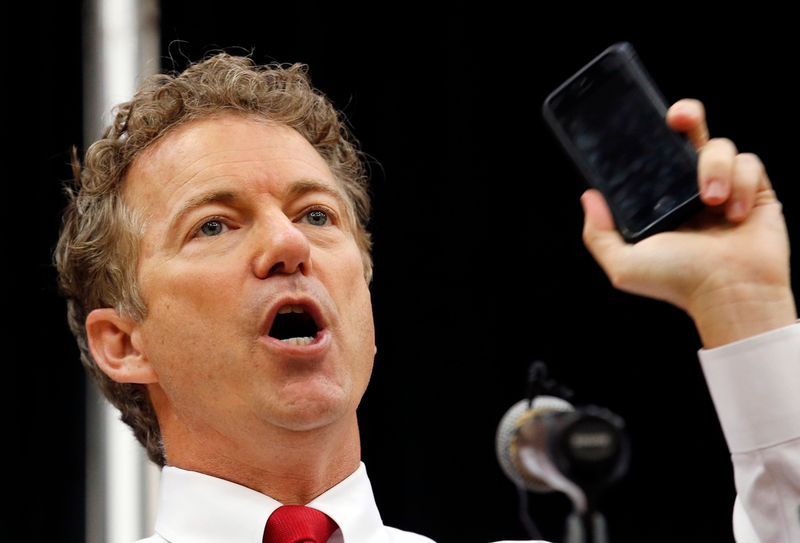 Illustration for article titled Republican Candidates Holding Up Phones, Ranked
